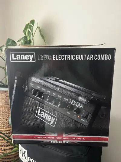 Amplificador de Guitarra Eléctrica Laney LX20R - miniatura 1