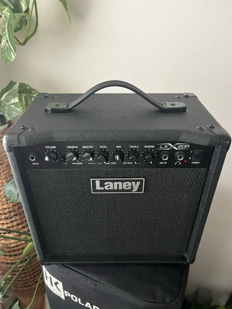 Amplificador de Guitarra Eléctrica Laney LX20R - 2