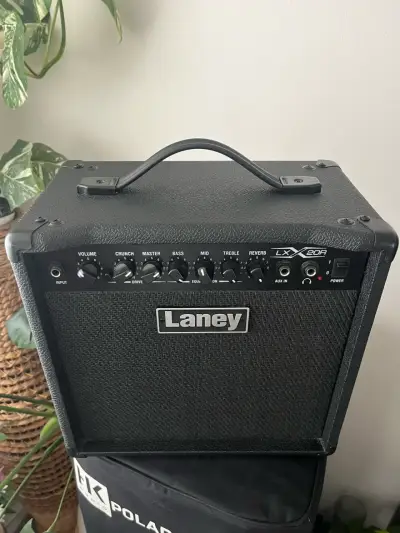 Amplificador de Guitarra Eléctrica Laney LX20R - miniatura 2