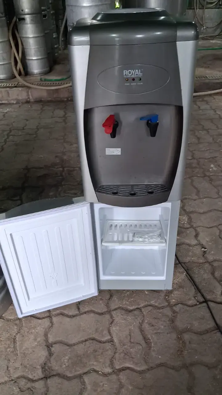 Dispensador de Agua Fría y Caliente Royal - 5