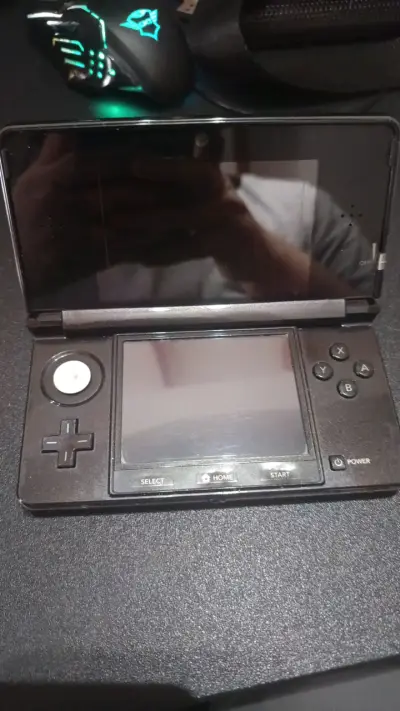 Consola portátil Nintendo 3DS con tarjeta SD - miniatura 1