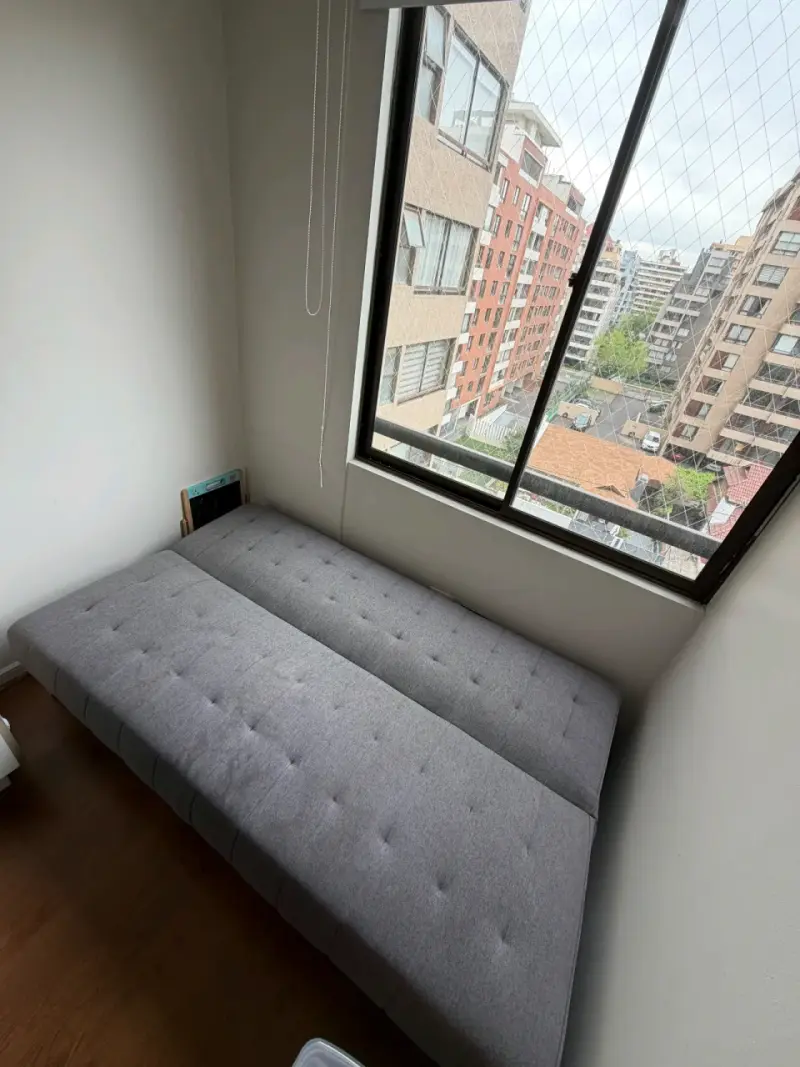 Futón cama gris moderno en buen estado - 5