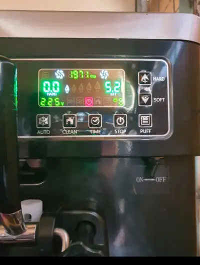 Máquina de Helados Soft EcoBeck  Pantalla Digita - miniatura 1