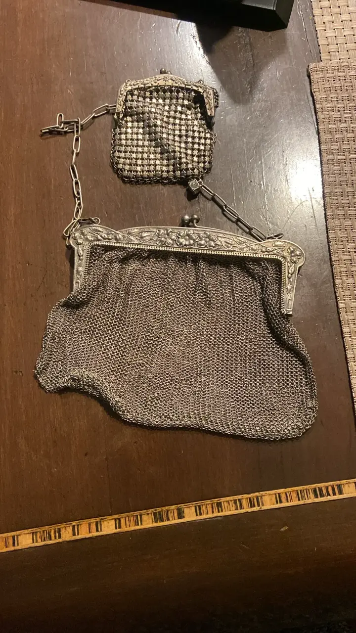 Bolso de malla metálica vintage con cierre decorativo - 3