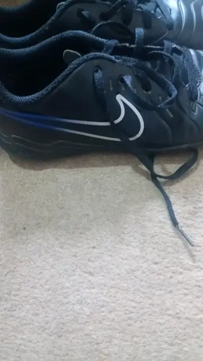 Zapatillas de fútbol Nike negras para hombre - miniatura 2