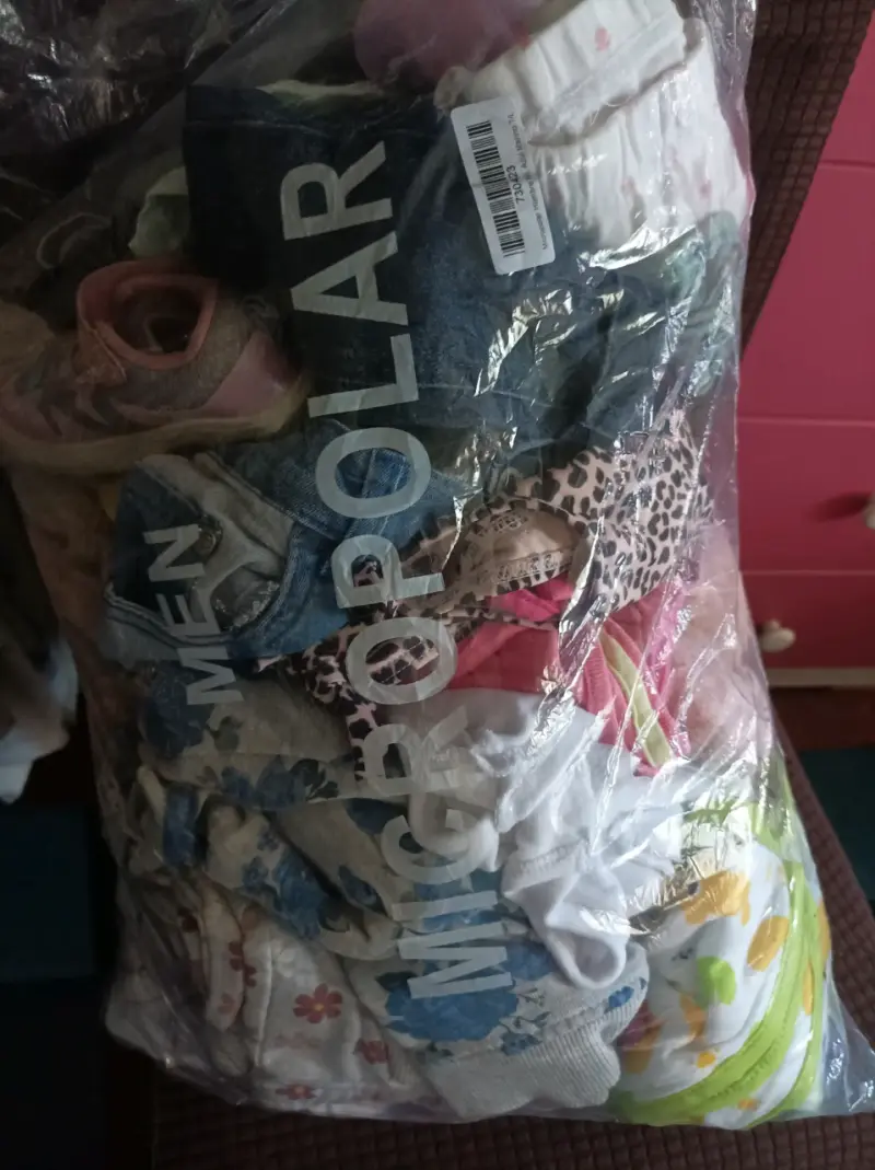 Ropa de bebé variada en buen estado - 1