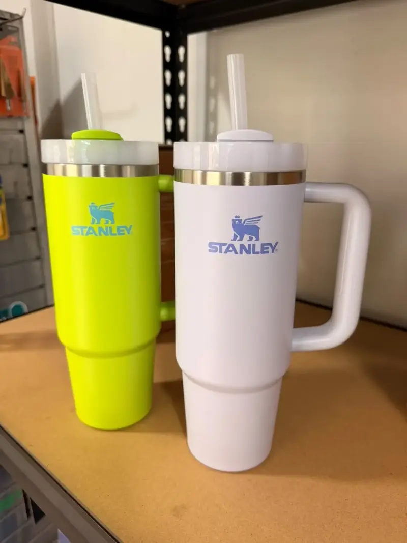 Vasos térmicos Stanley con tapa y bombilla - 1