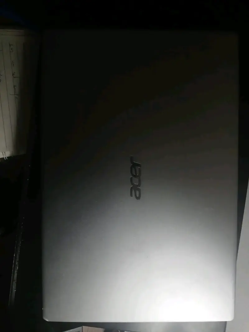 Laptop Acer con AMD Ryzen 5 y 16GB RAM, 500 SDD - 1