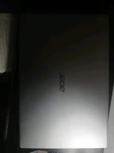 Laptop Acer con AMD Ryzen 5 y 16GB RAM, 500 SDD - miniatura 1