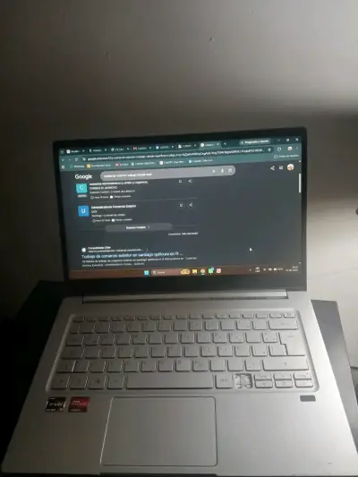Laptop Acer con AMD Ryzen 5 y 16GB RAM, 500 SDD - miniatura 2