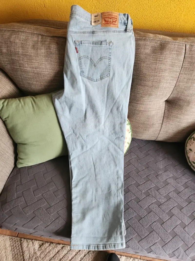 Jeans Levi's Celeste talla 54 - 2