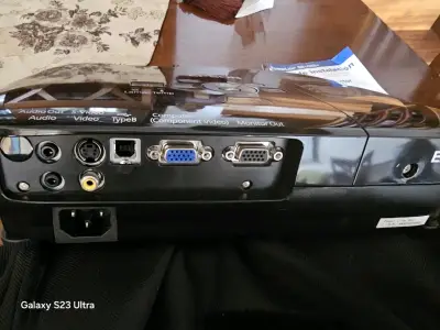Proyector Epson con control remoto Genius - miniatura 4