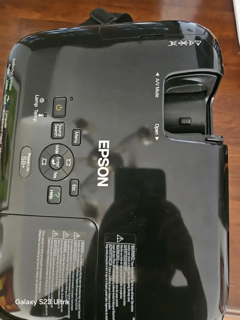 Proyector Epson con control remoto Genius - 5