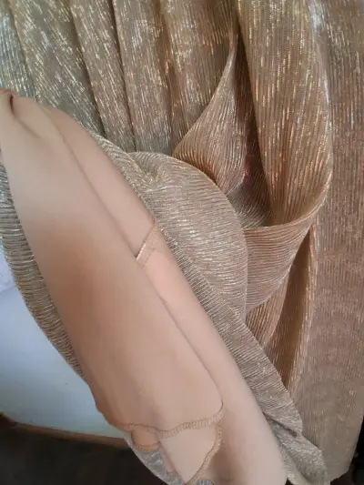 Vestido largo dorado  de fiesta - miniatura 4