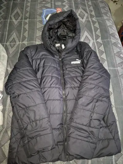 Chaqueta acolchada negra Puma con capucha - miniatura 1