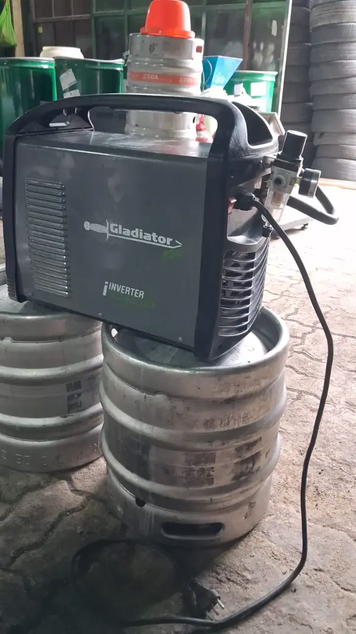Soldadora TIG Gladiator Pro con manómetro - 6