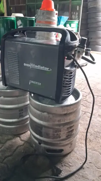 Soldadora TIG Gladiator Pro con manómetro - miniatura 6