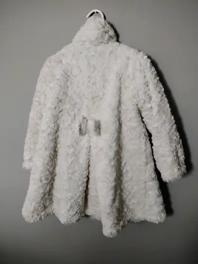 Abrigo de peluche blanco para niña - miniatura 2