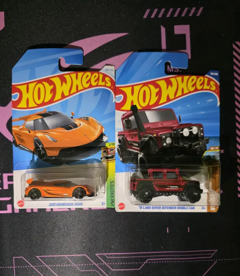 Lote de autos Hot Wheels - 4