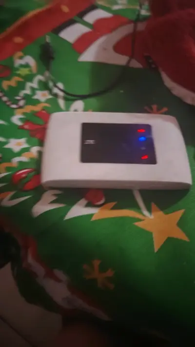 Router portátil ZTE con conexión WiFi - miniatura 2