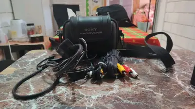 Videocámara Sony Handycam con accesorios - miniatura 2
