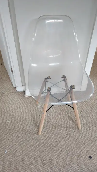 Silla transparente de diseño moderno - miniatura 1