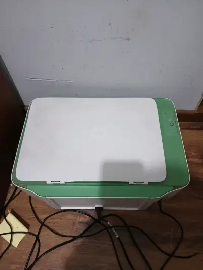 Impresora multifuncional HP verde y blanca - miniatura 2