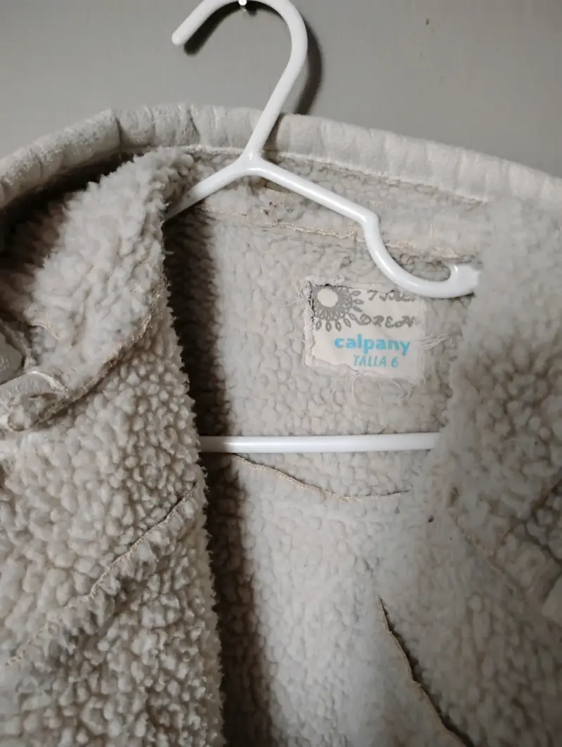 Chaqueta de niña con capucha y forro polar - 2