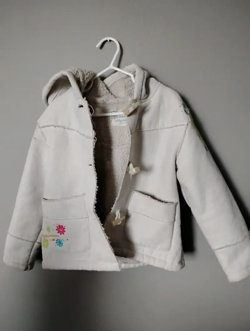 Chaqueta de niña con capucha y forro polar - 3