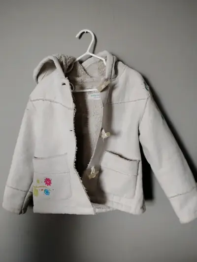 Chaqueta de niña con capucha y forro polar - miniatura 3