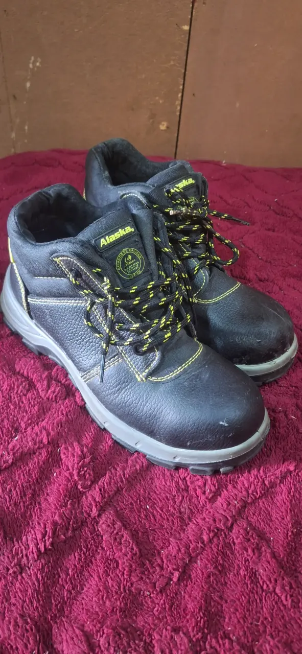 Botas de seguridad Alaska negras resistentes - 1