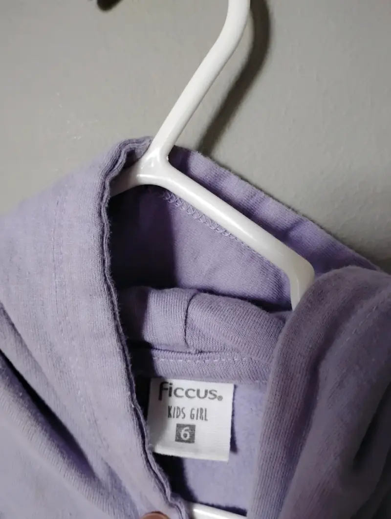 Polerón morado con capucha para niña Ficcus - 3