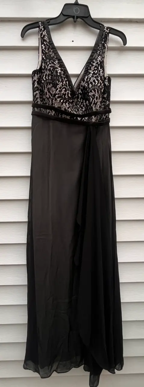 Vestido de noche negro con encaje - 1