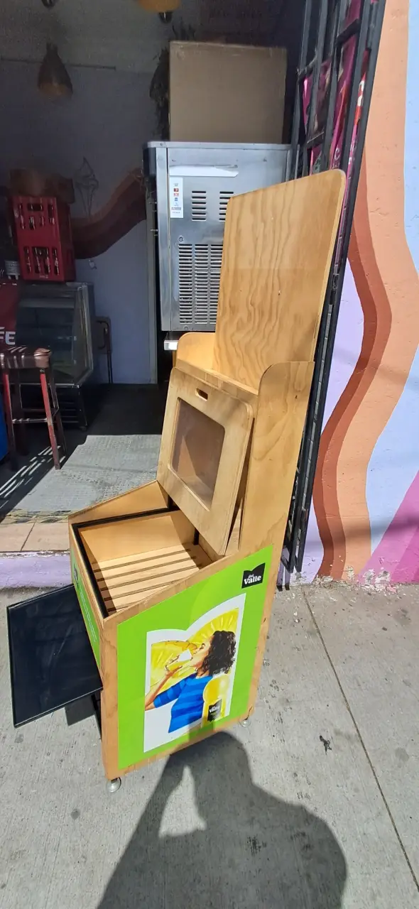 Exhibidor de madera para pan. - 2