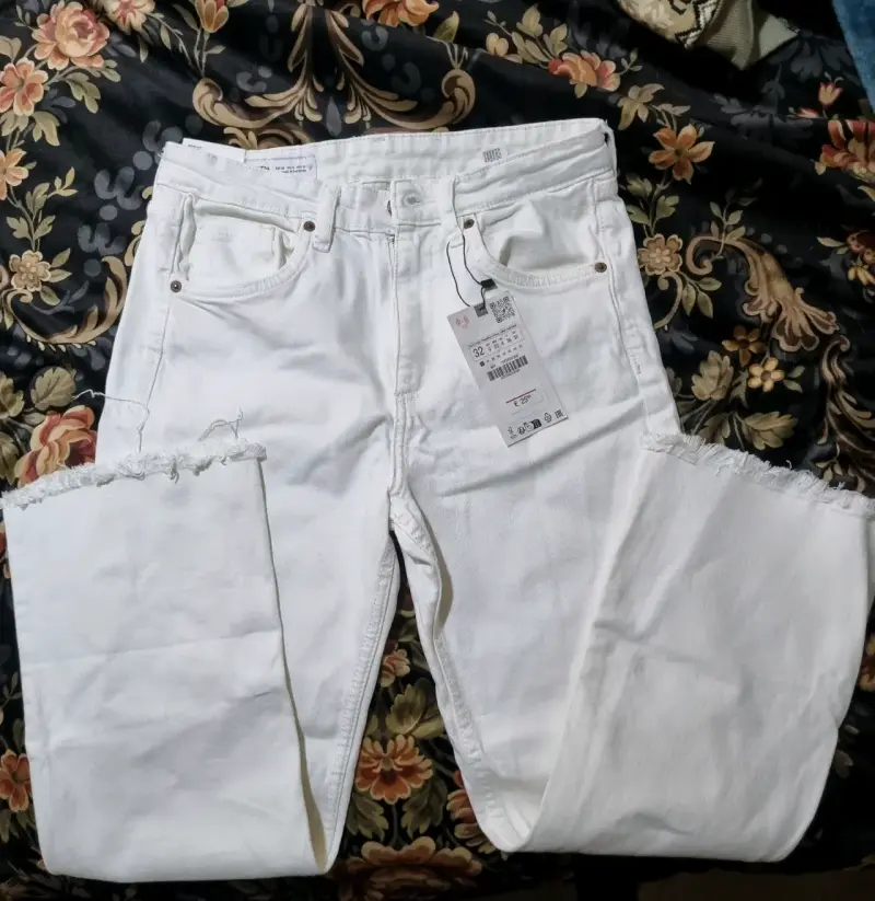 Jeans blancos rotos para mujer Zara - 1