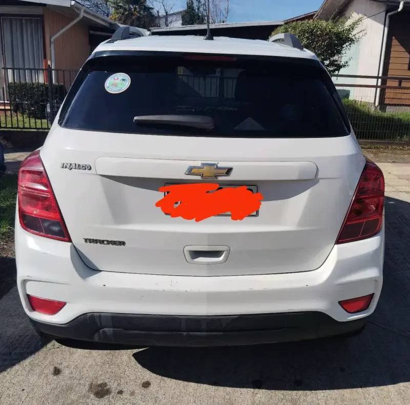 Chevrolet Tracker SUV Blanco en Buen Estado - 5