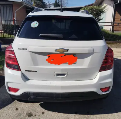 Chevrolet Tracker SUV Blanco en Buen Estado - miniatura 5