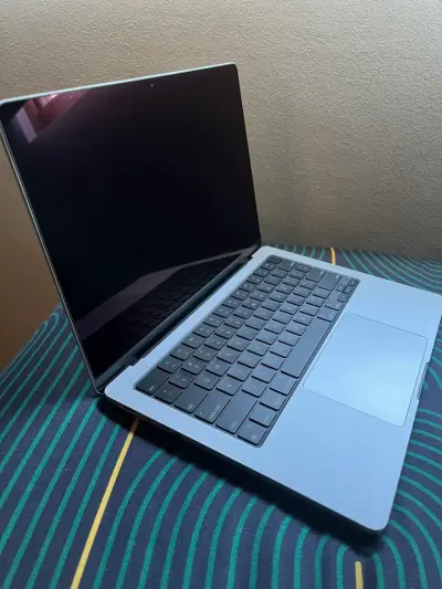 MacBook Pro M4 Pro 24gb RAM 1Tb Ssd 14”  39 ciclos - miniatura 1