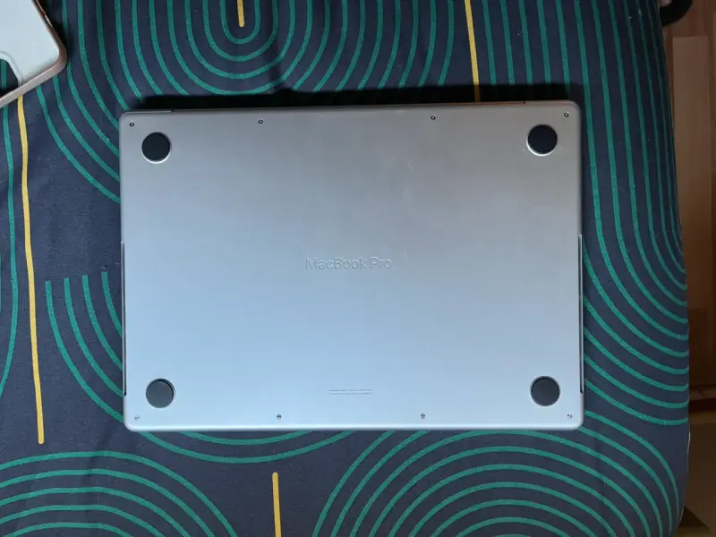 MacBook Pro M4 Pro 24gb RAM 1Tb Ssd 14”  39 ciclos - 2
