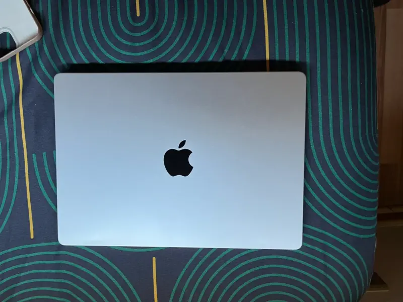 MacBook Pro M4 Pro 24gb RAM 1Tb Ssd 14”  39 ciclos - 3