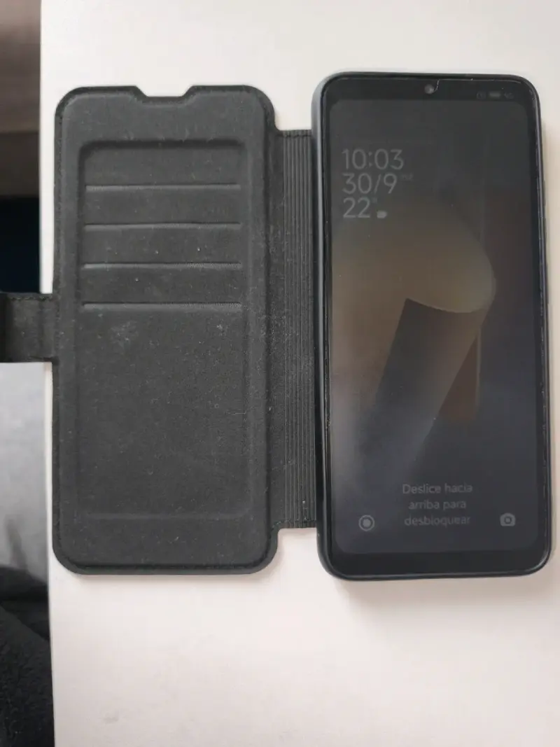 Smartphone Xiaomi Redmi 12C con funda protectora - 3