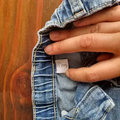 Pantalones cargo de mezclilla para niño con parches - miniatura 3