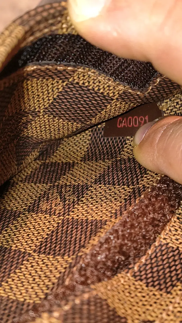 Riñonera de cuero con diseño damero - 2