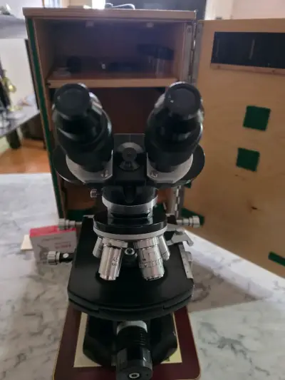Microscopio binocular Meopta con estuche de madera - miniatura 4