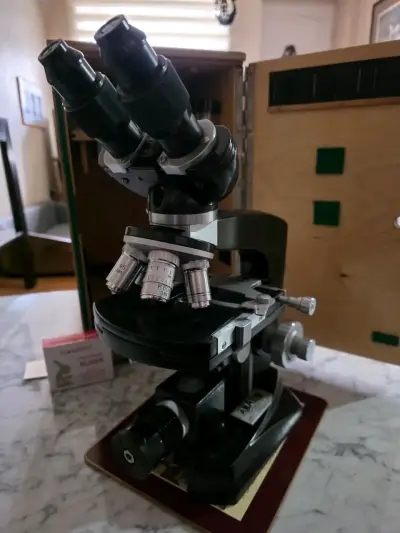 Microscopio binocular Meopta con estuche de madera - miniatura 6