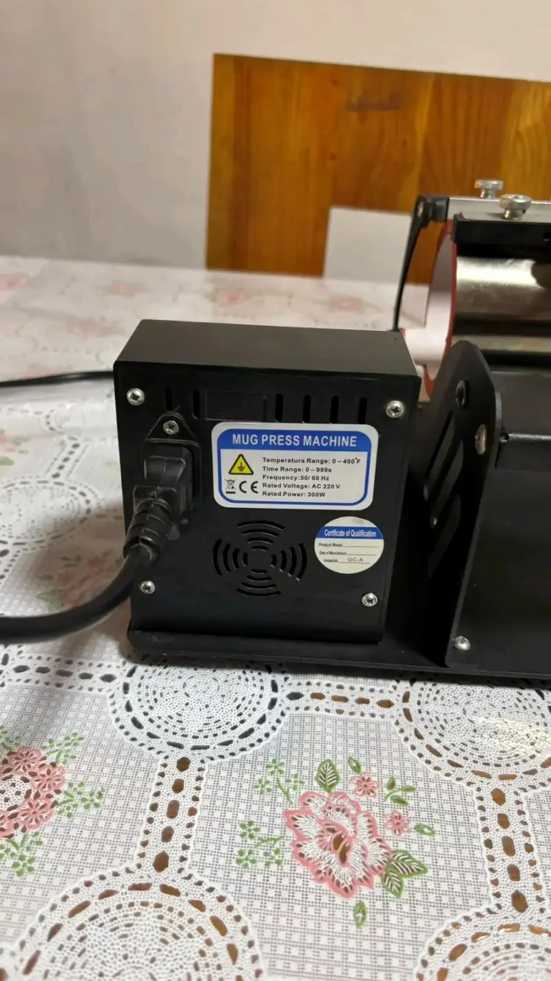 Máquina de Prensa para Tazas 300W - 4