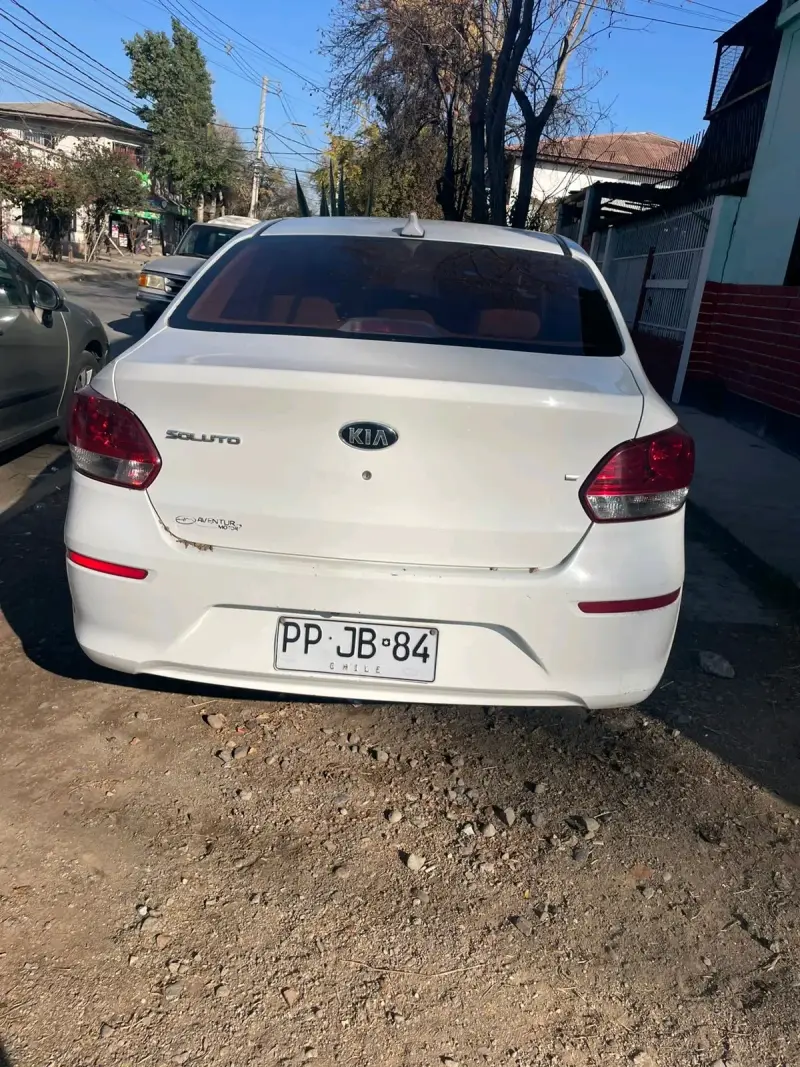 Auto Kia Soluto 2021 en buen estado - 4