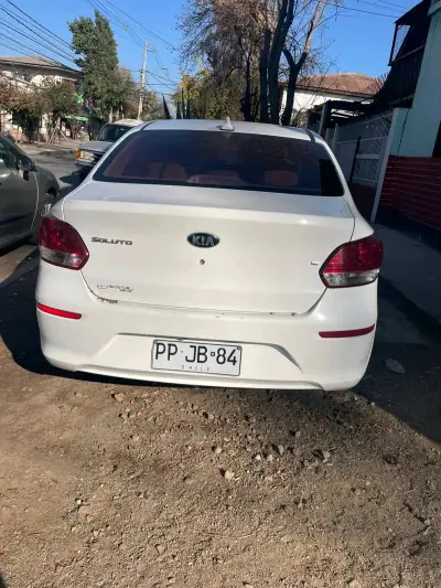 Auto Kia Soluto 2021 en buen estado - miniatura 4
