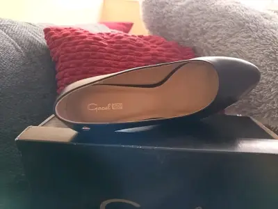 Zapatos de Tacón Negro Marca Gacel - miniatura 2