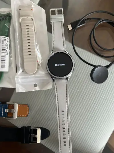 Reloj inteligente Samsung con correas intercambiables - miniatura 5